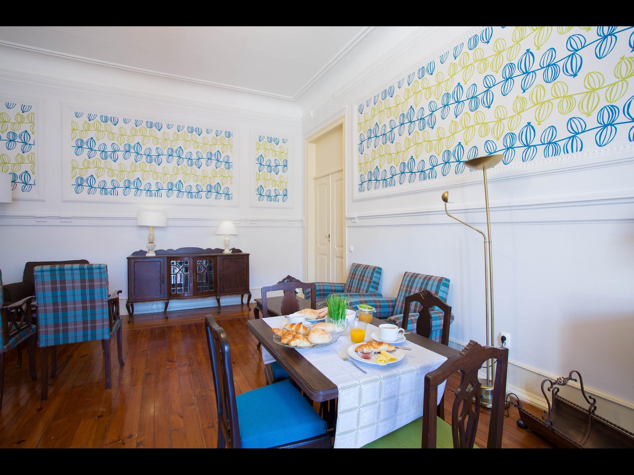 Serpa - Bedroom in a shared flat in Lisbon - Dining room