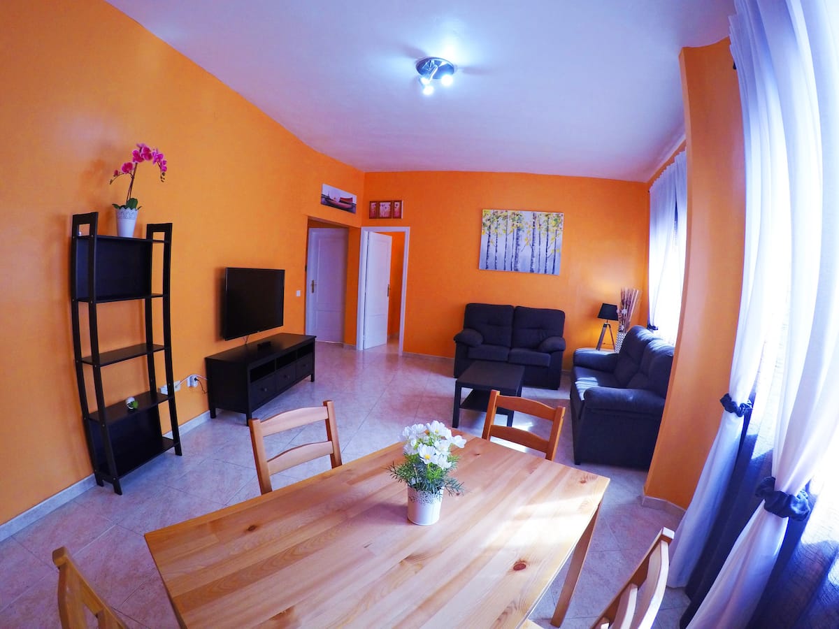 Mi Tía - Expat flat with rooftop in Tenerife - Living area
