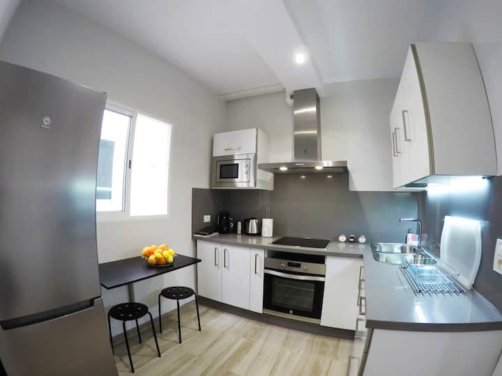 Ainara - Modern expat apartment in Tenerife - Kitchen