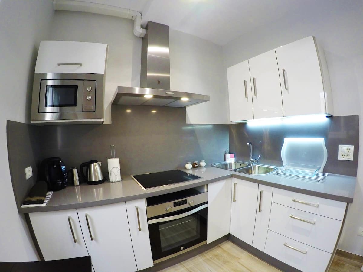 Ainara - Modern expat apartment in Tenerife - Kitchen