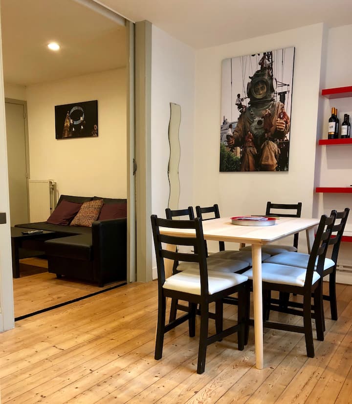 Meir - Entry ready expat flat in Antwerp - Living room