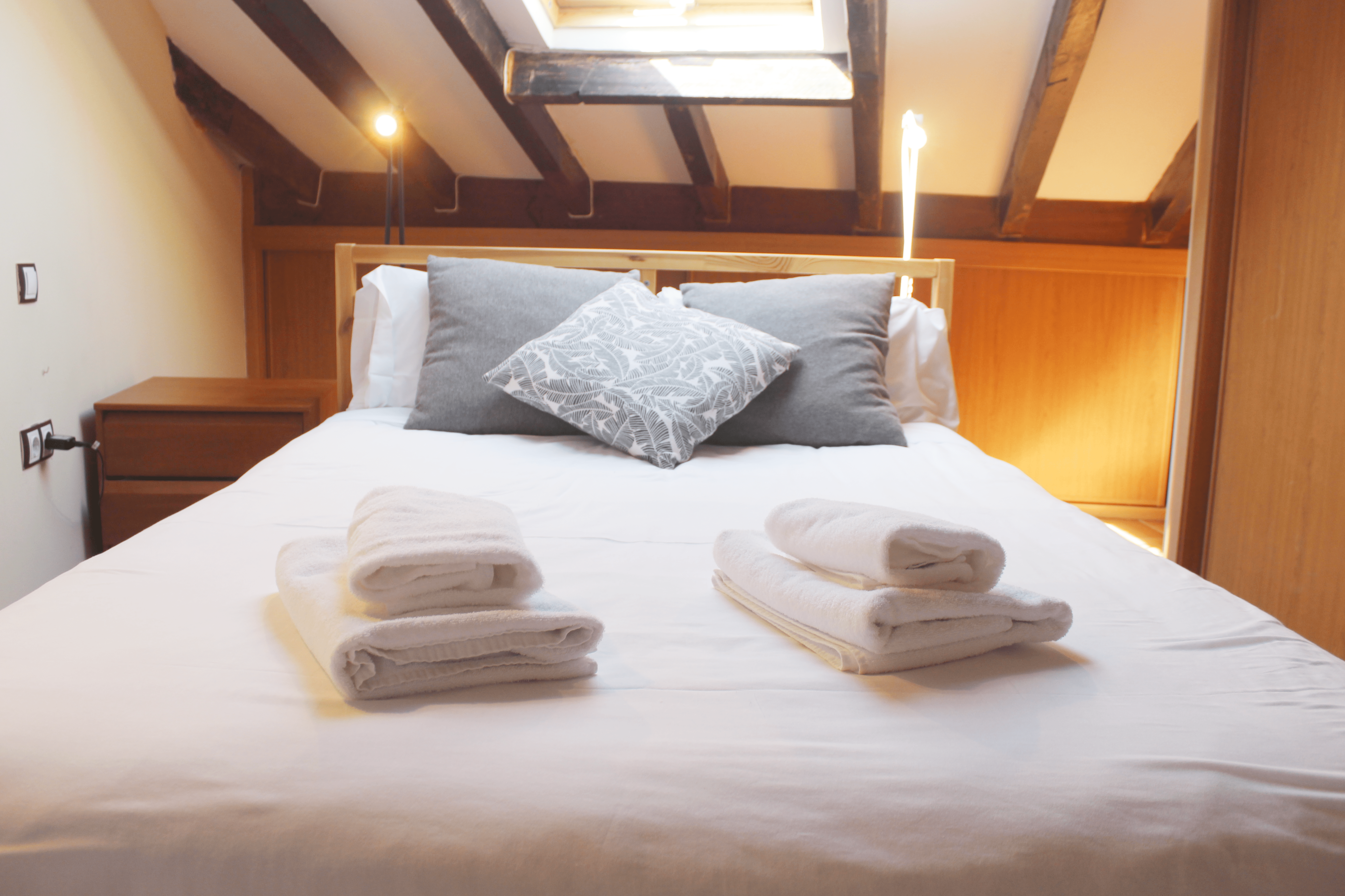 Lacort - Penthouse in Valladolid - Bed