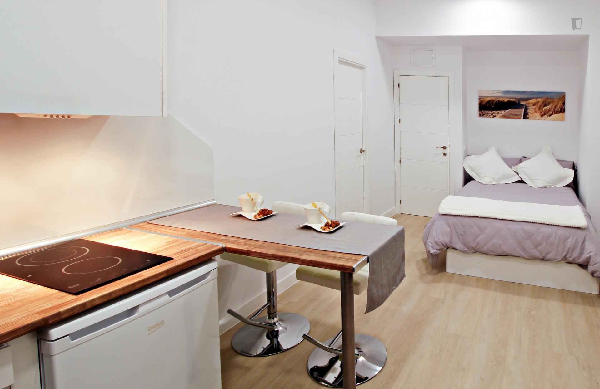 Quevedo - Studio in Madrid - Bar