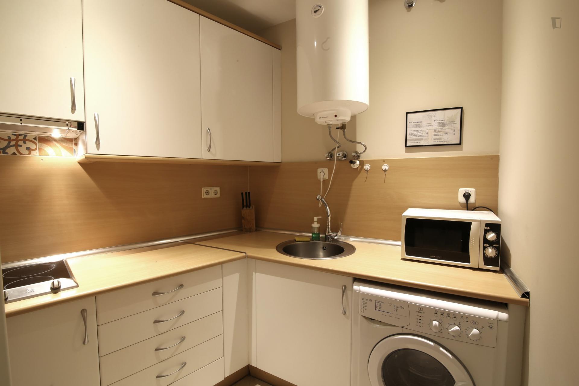 Bordadores - Modern flat for expats in Madrid - Kitchen