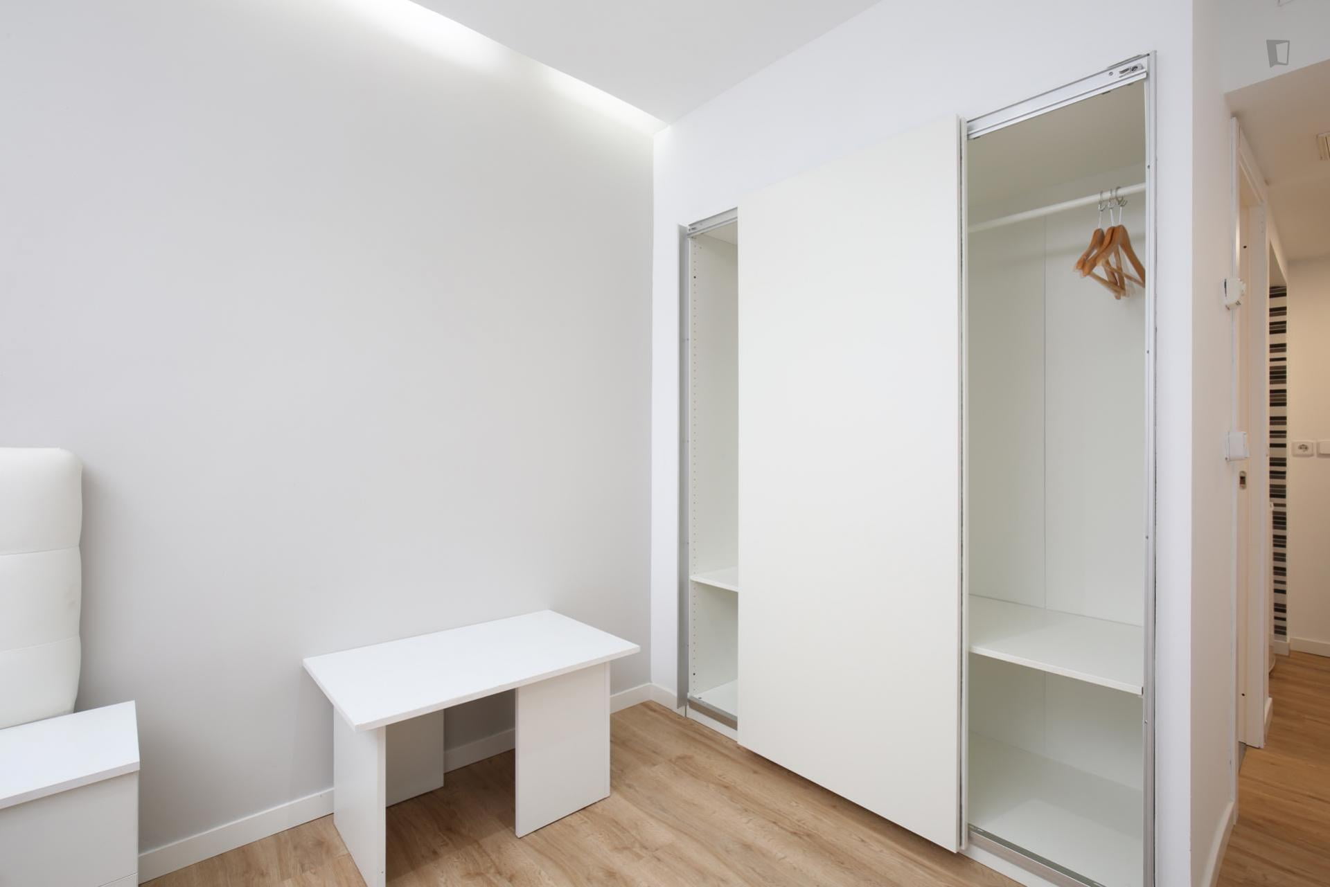 Leon - One bedroom flat in Madrid center - Wardrobe