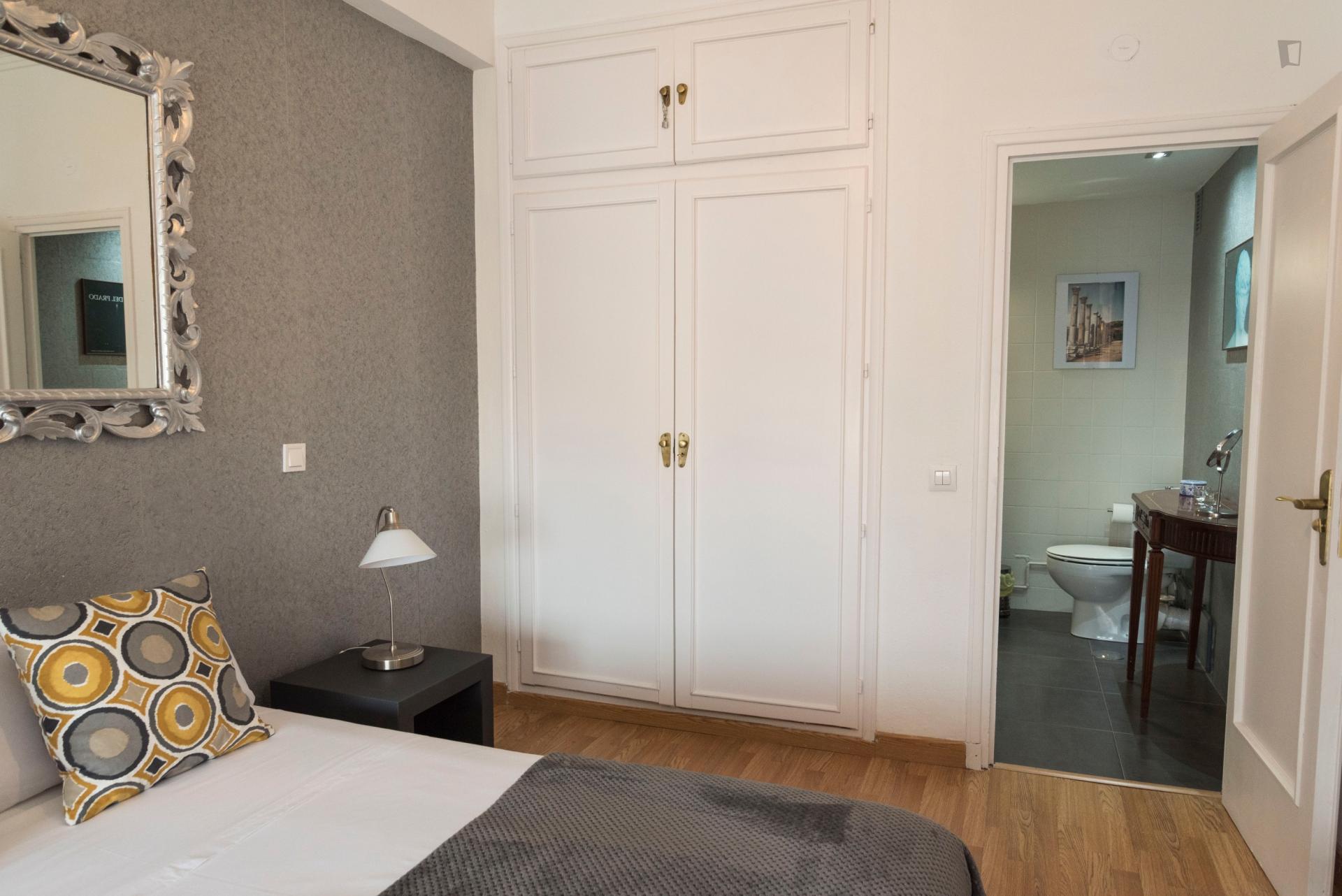 Galileo - One bedroom apartment in Madrid - Wardrobe