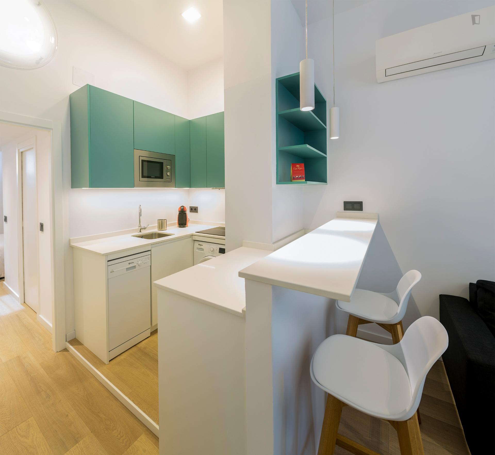 Cos - One bedroom home in Madrid - Bar