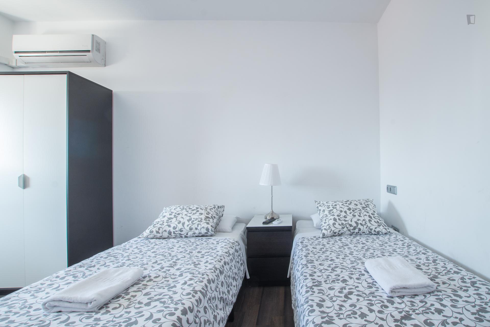 Vallehermoso 3 - Entry ready studio in Madrid - Beds