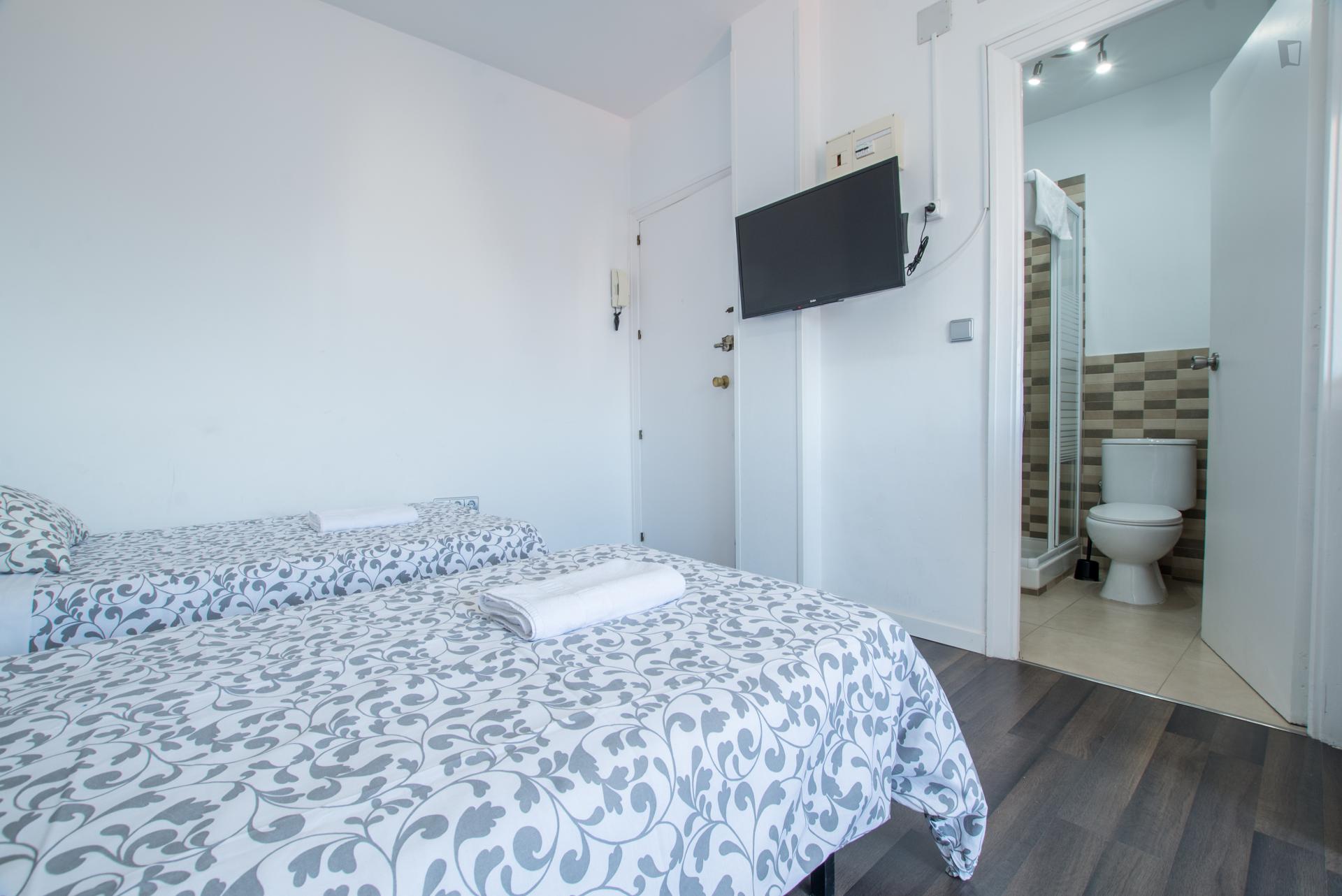 Vallehermoso 3 - Entry ready studio in Madrid - Beds