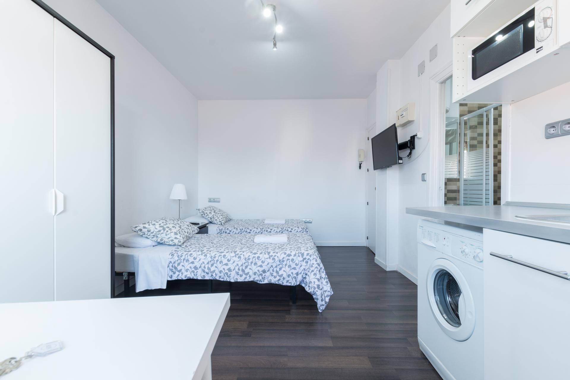 Vallehermoso 3 - Entry ready studio in Madrid - Beds