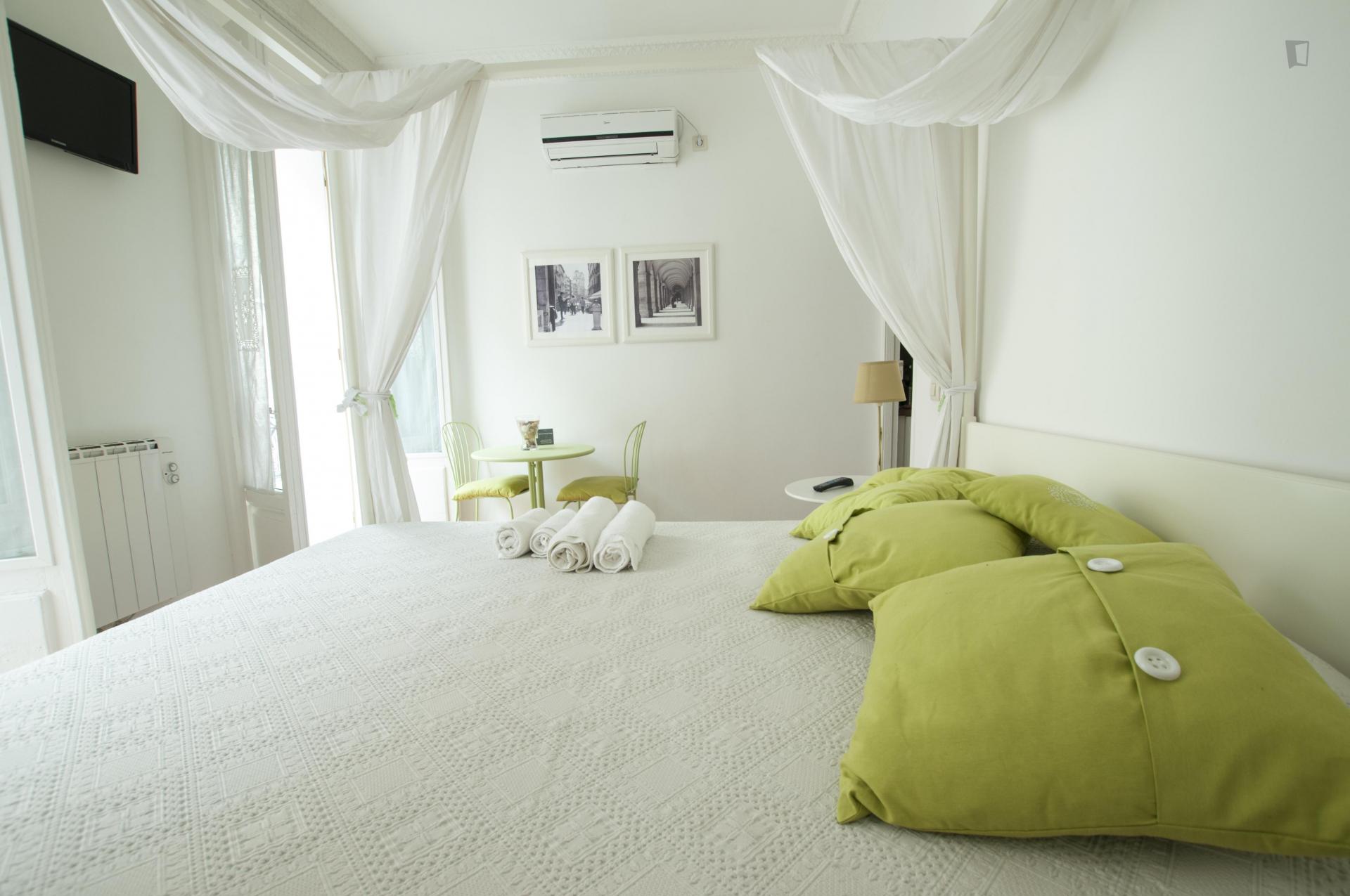 Gobernador - Lovely studio in Madrid - Bed