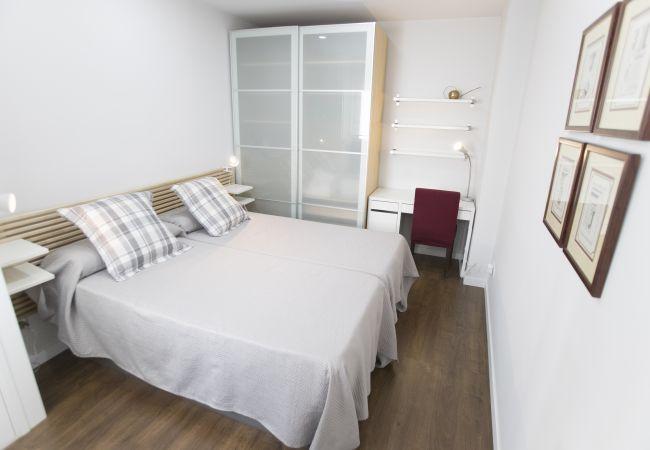 Modern and equipped flat in Madrid - Bedroom