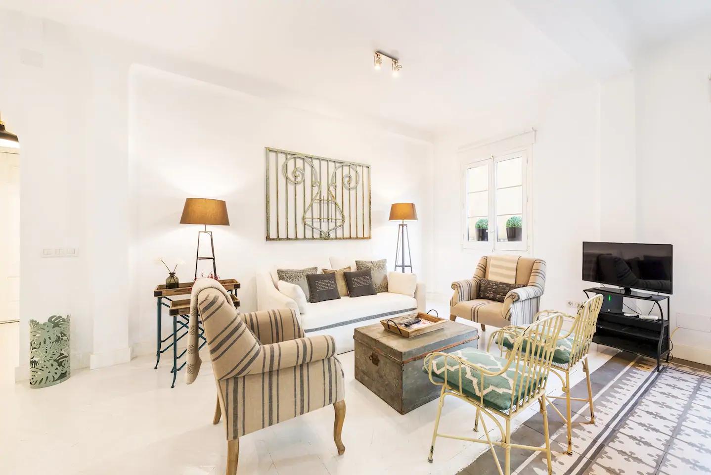 Spacious luxury flat in Madrid - Elegant living room