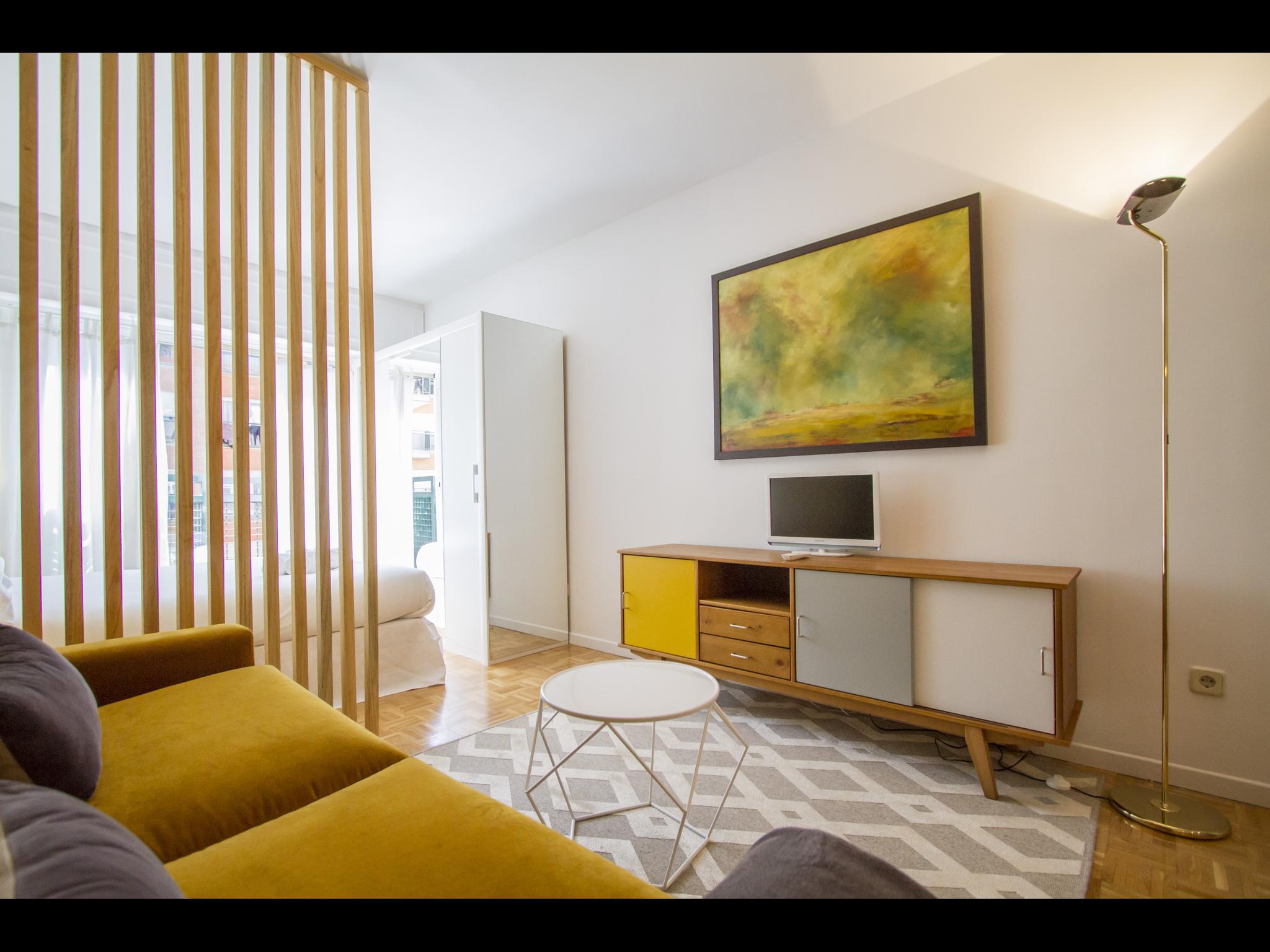 Exclusive downtown studio in Madrid - Sofa