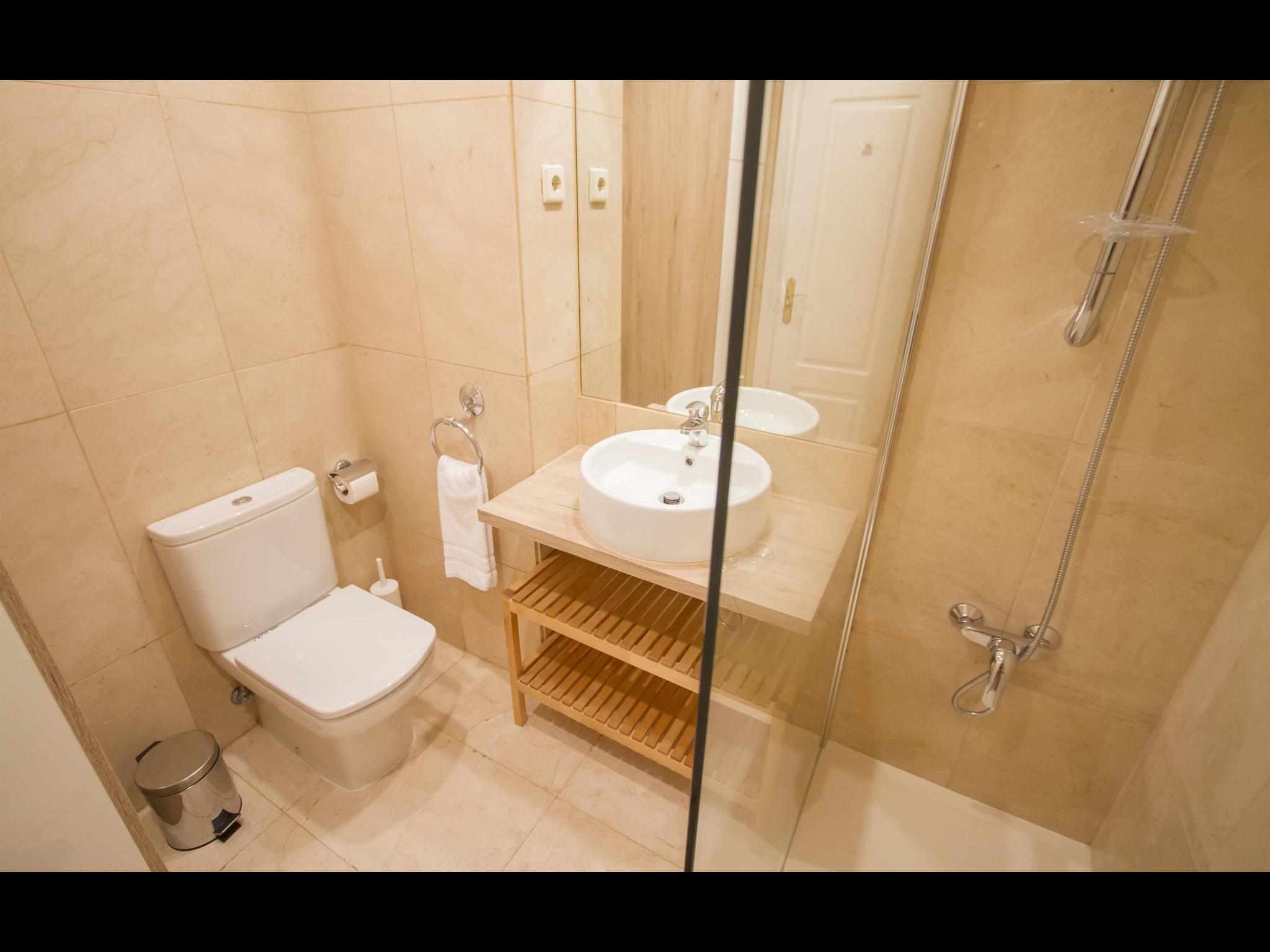 Exclusive downtown studio in Madrid - Bathroom