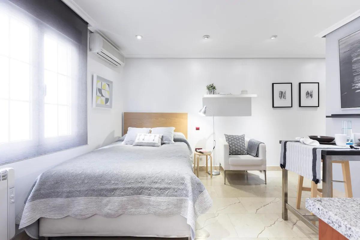 Studio in Madrid central area - Bedroom area