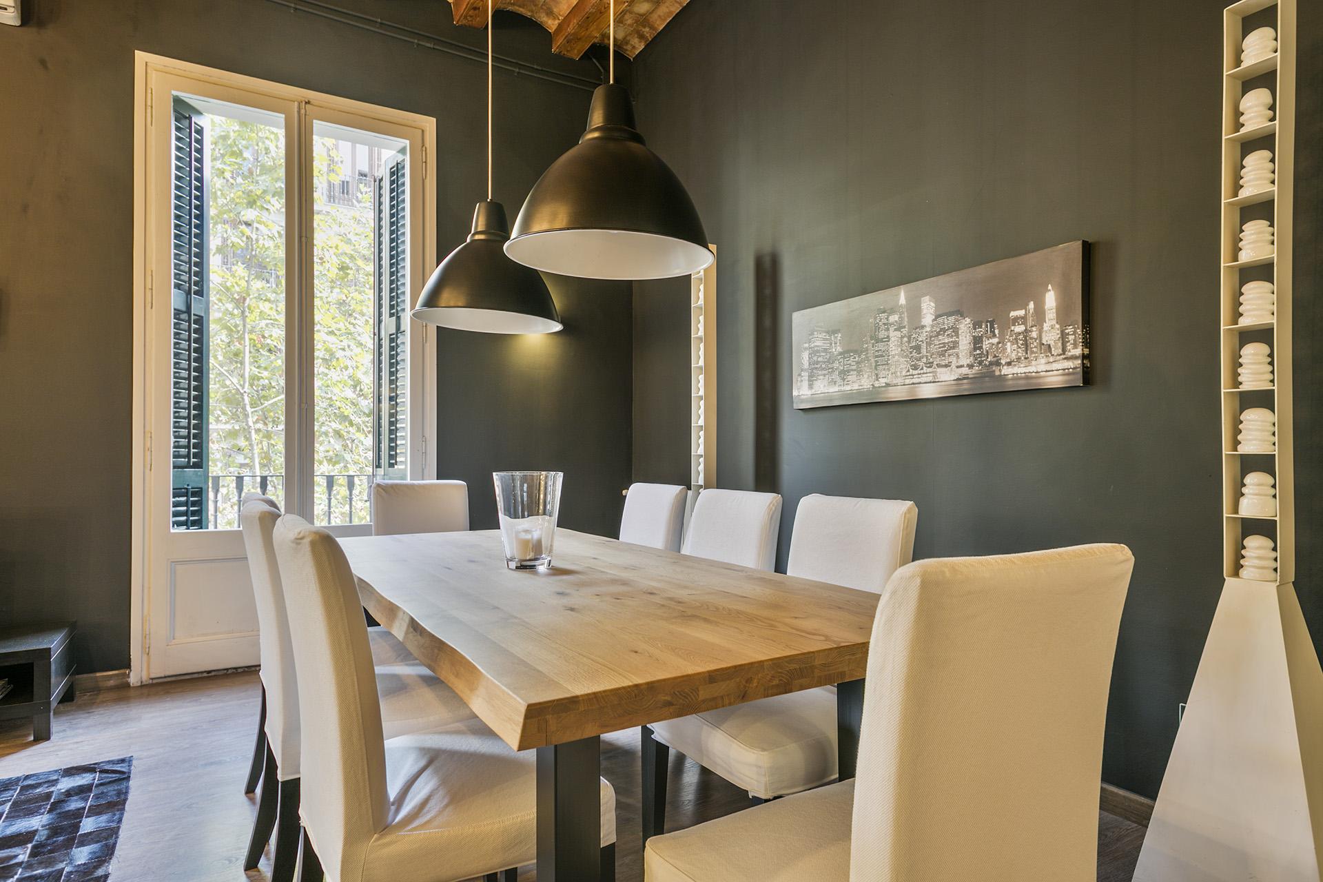 Bruc - Luxury apartment in Barcelona - Dining table 