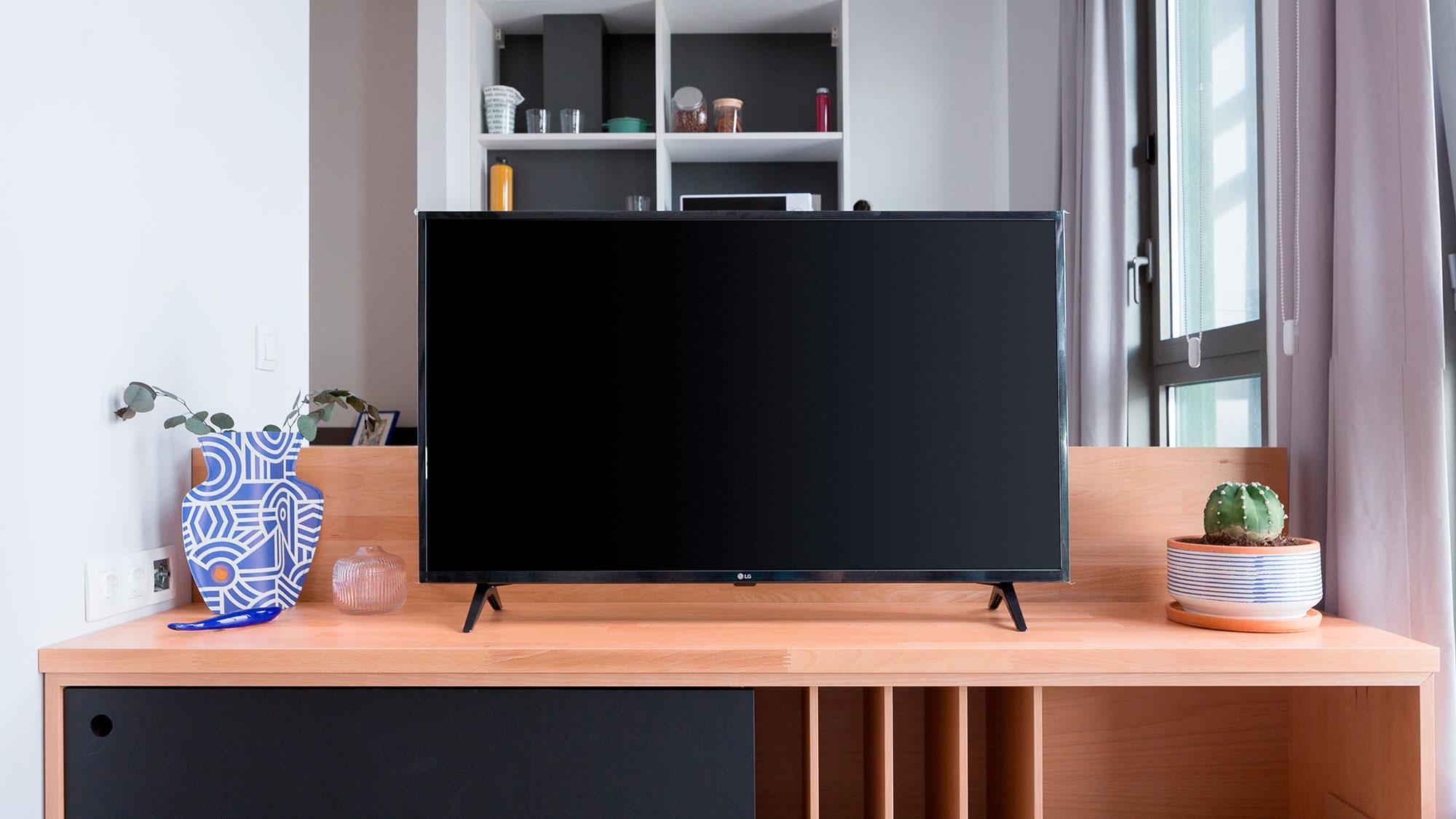 Gargallo - Studio for students Barcelona - TV