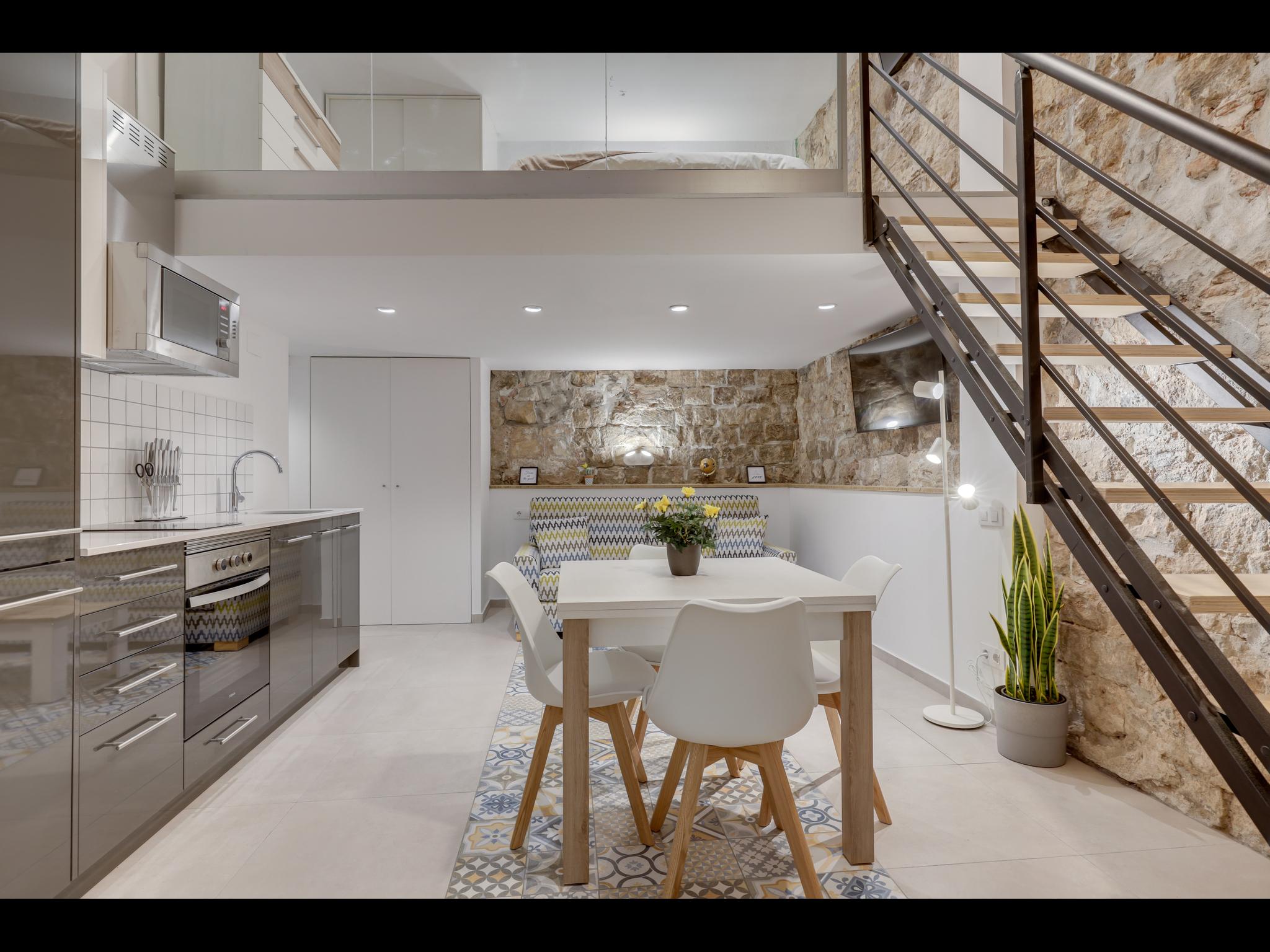 Sant Cugat 2 - Luxury studio in Barcelona - Dining table