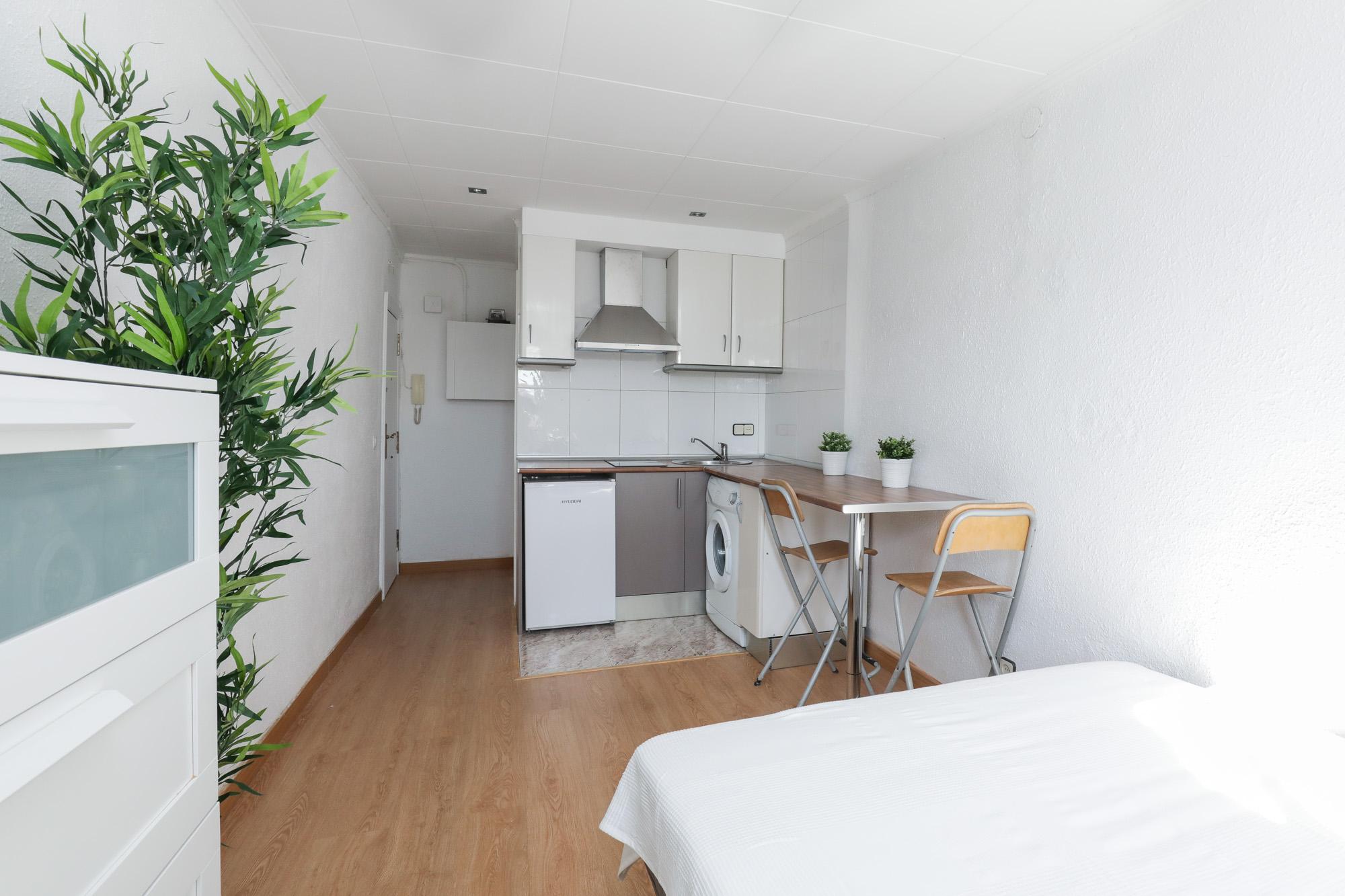 Bartomeu - Furnished studio in Barcelona - Living room