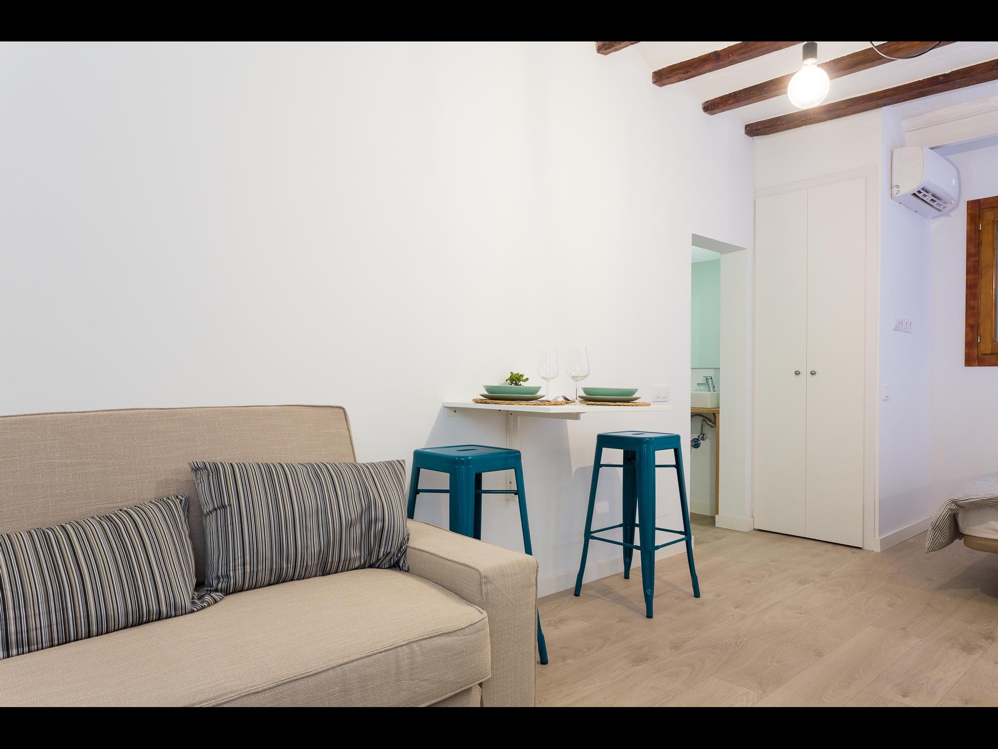 Malnom - Modern furnished studio in Barcelona - Living room