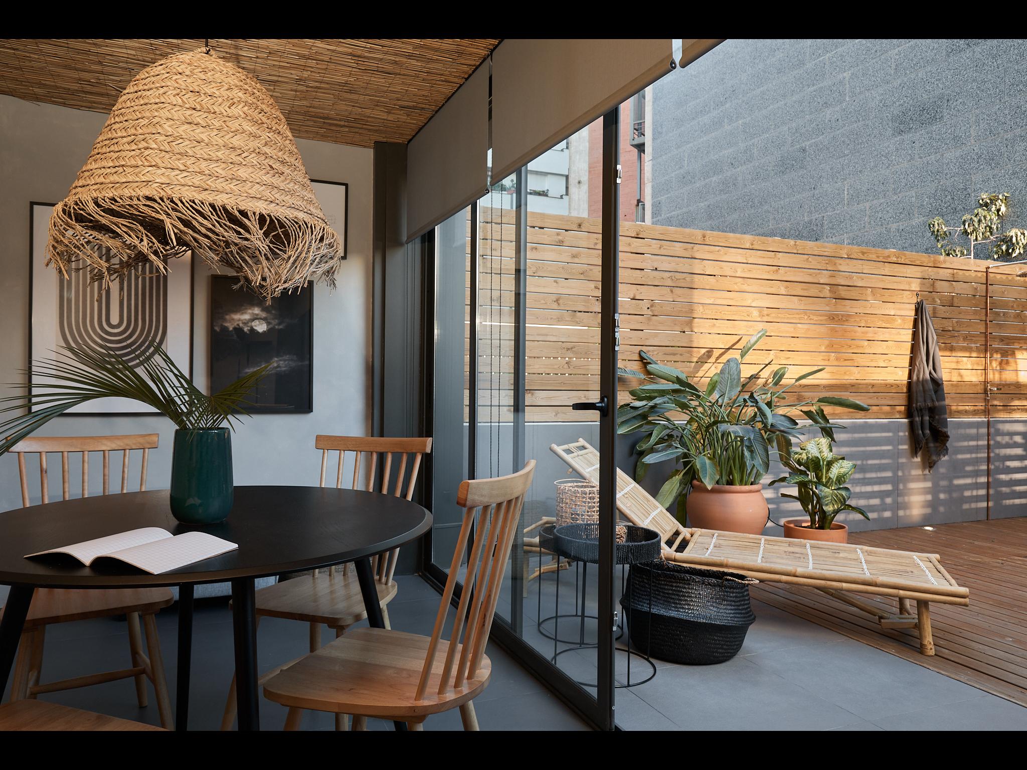 Paris - Flat with a terrace in Barcelona - Windows