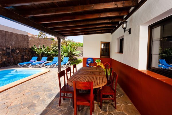 La vera - House with pool on Fuerteventura - Dining table