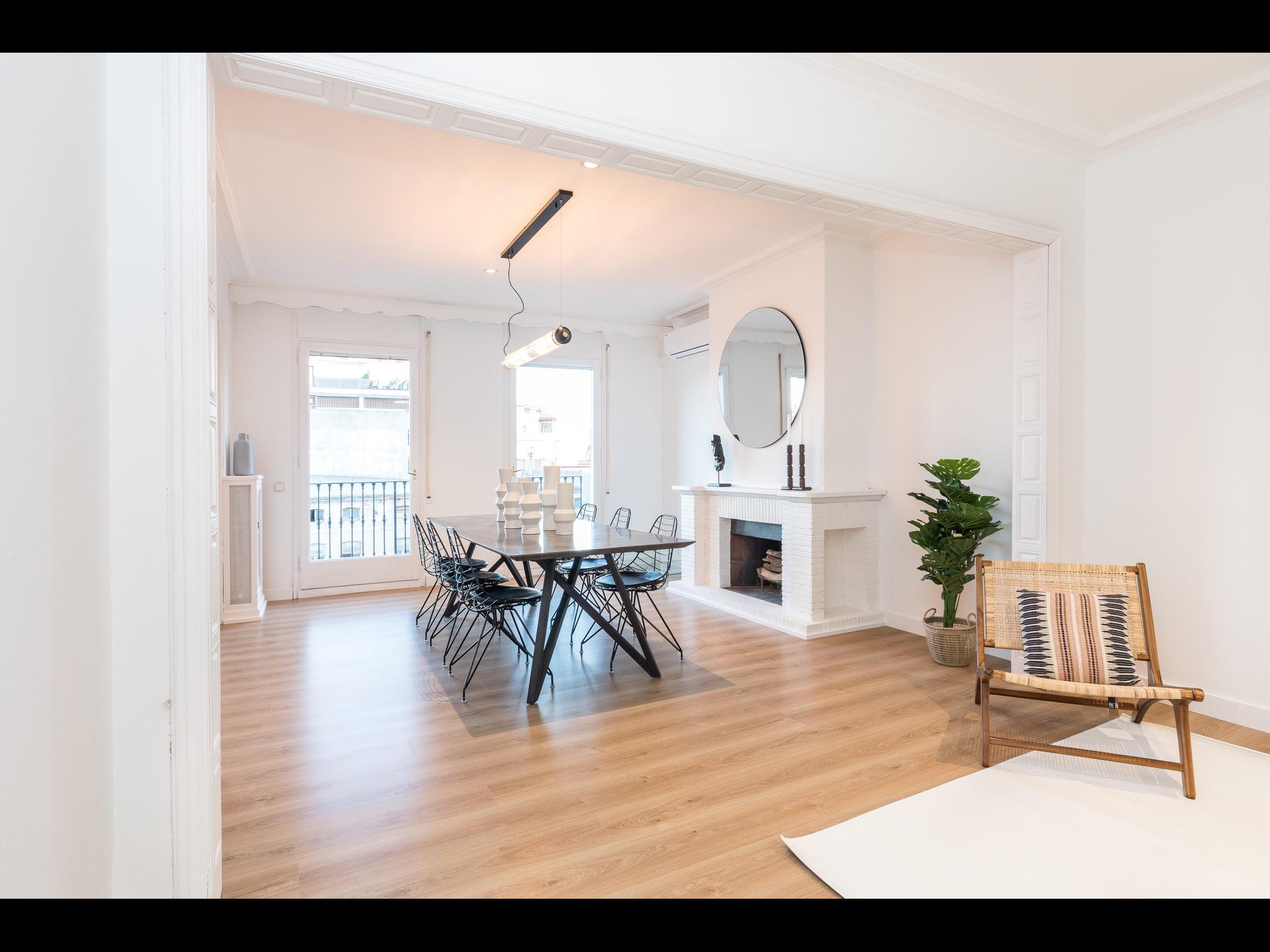 Spacious and luxurious flat in Barcelona - Dining room
