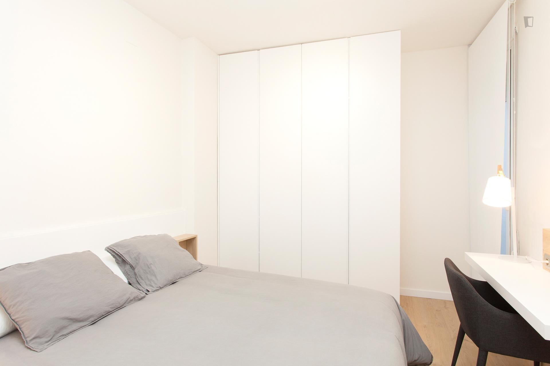 Spacious and modern flat in Barcelona - Bedroom