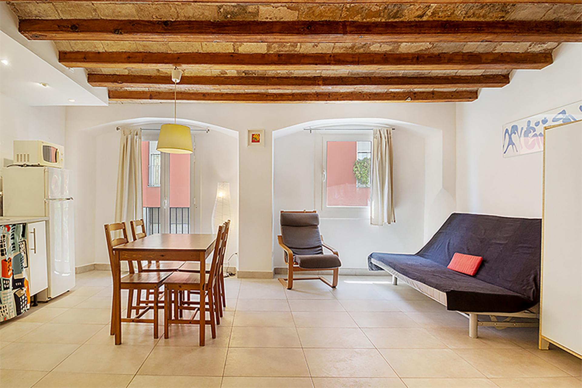 Robador - Bright studio in Barcelona - Living room