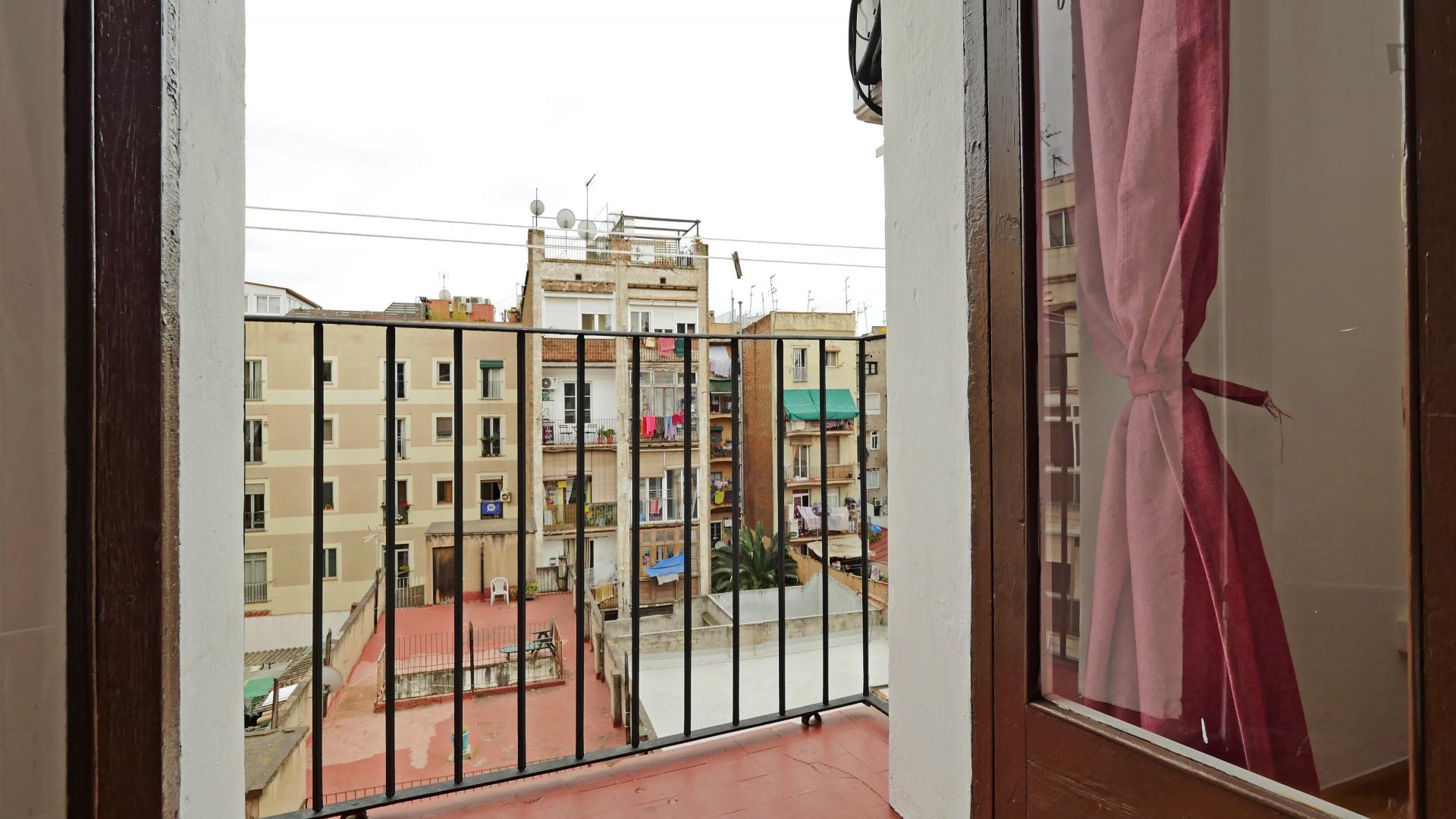 Ferlandino - Bedroom in a shared flat in Barcelona - Balcony