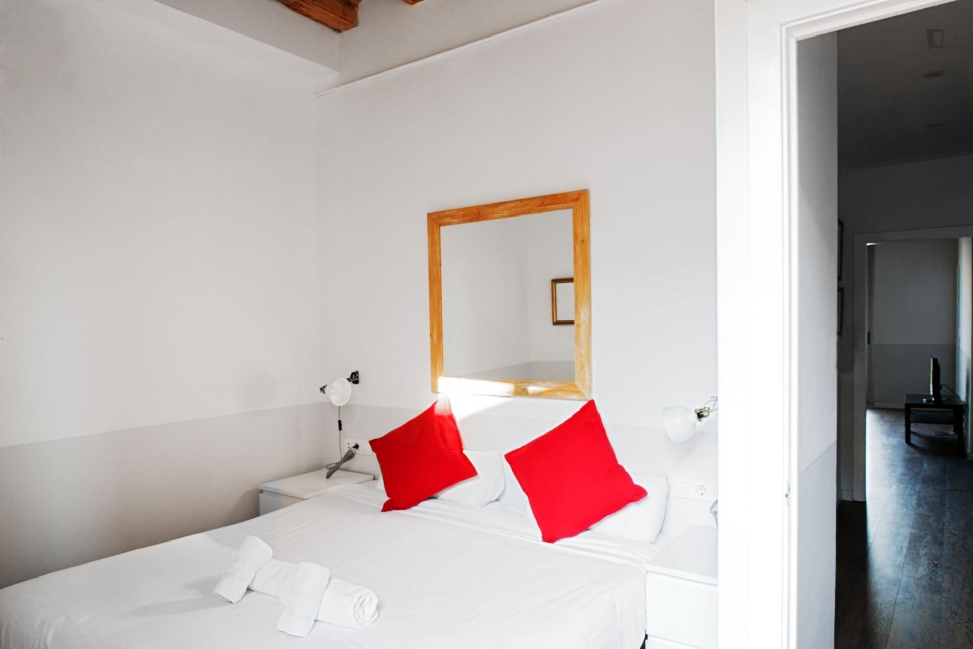 Raval - Entry ready rental in Barcelona - Bedroom
