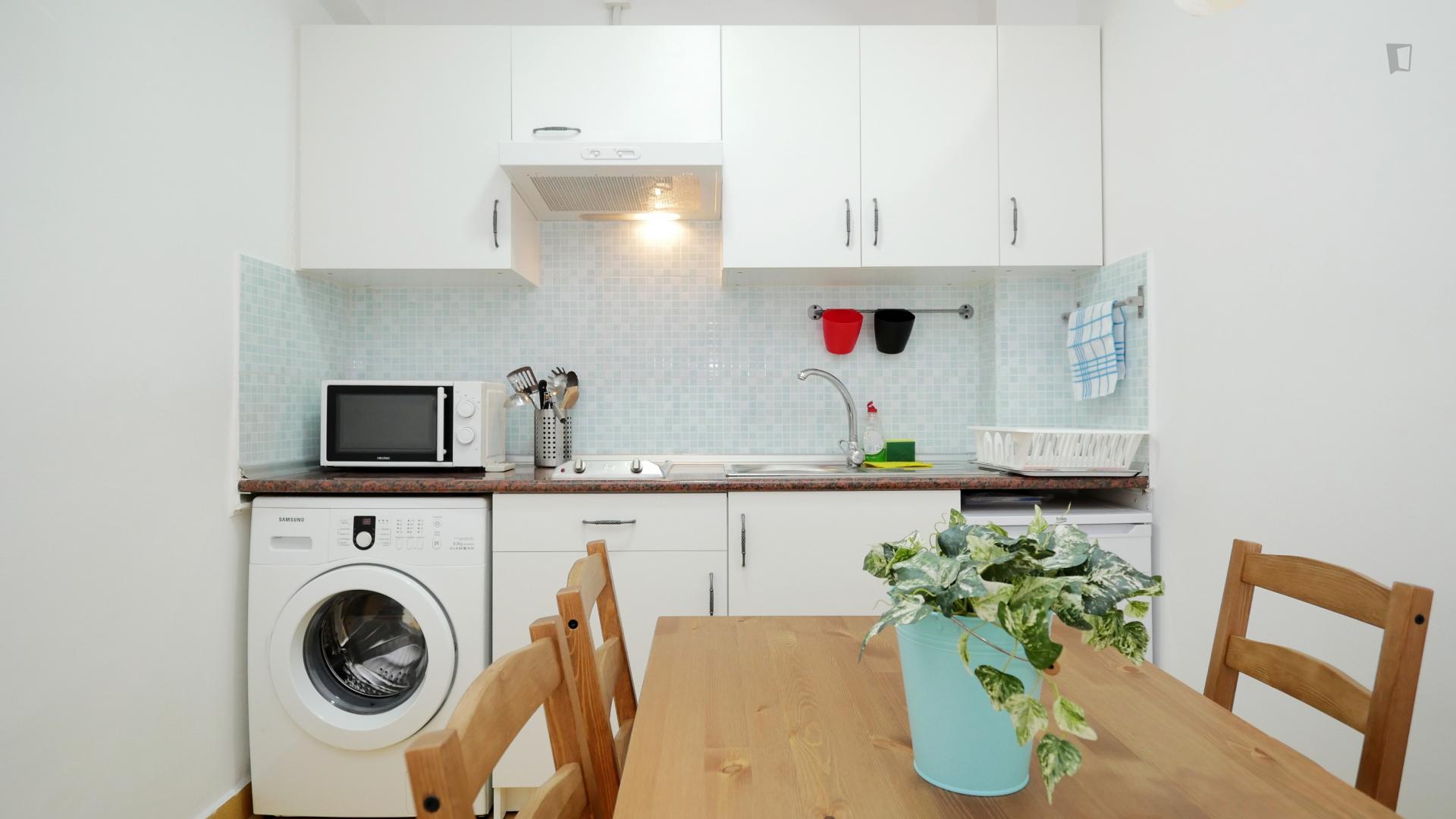 Ciutadella 2 - Single bedroom in Barcelona - Kitchen