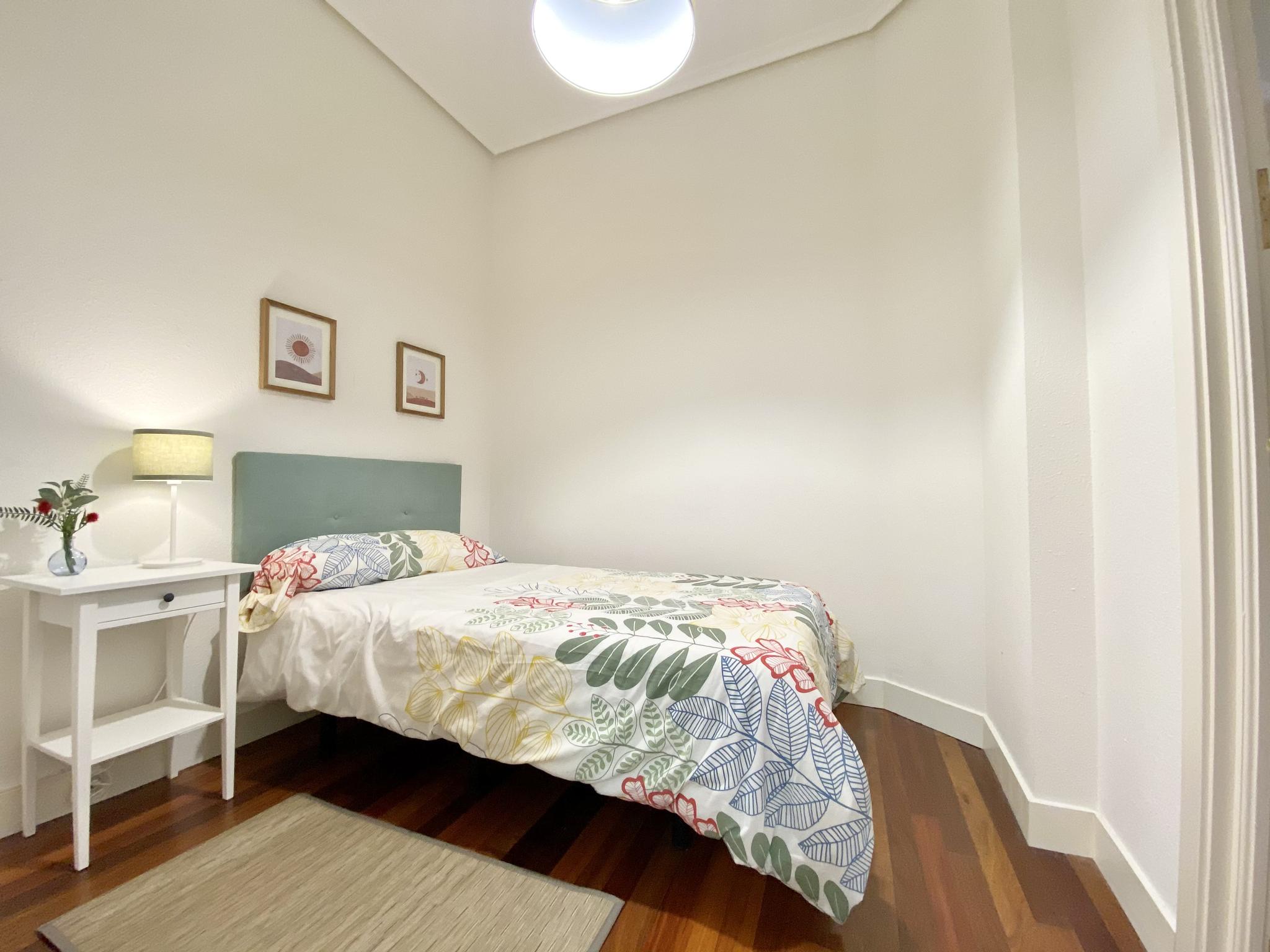 Spacious room for rent in Bilbao