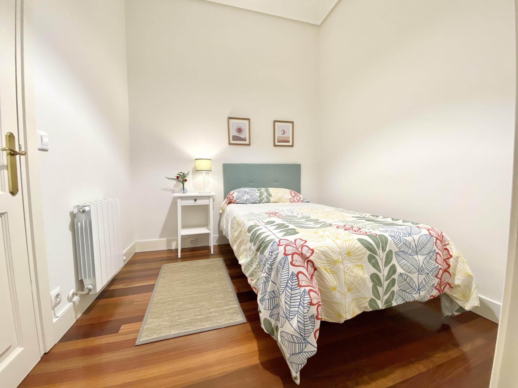 Spacious room for rent in Bilbao