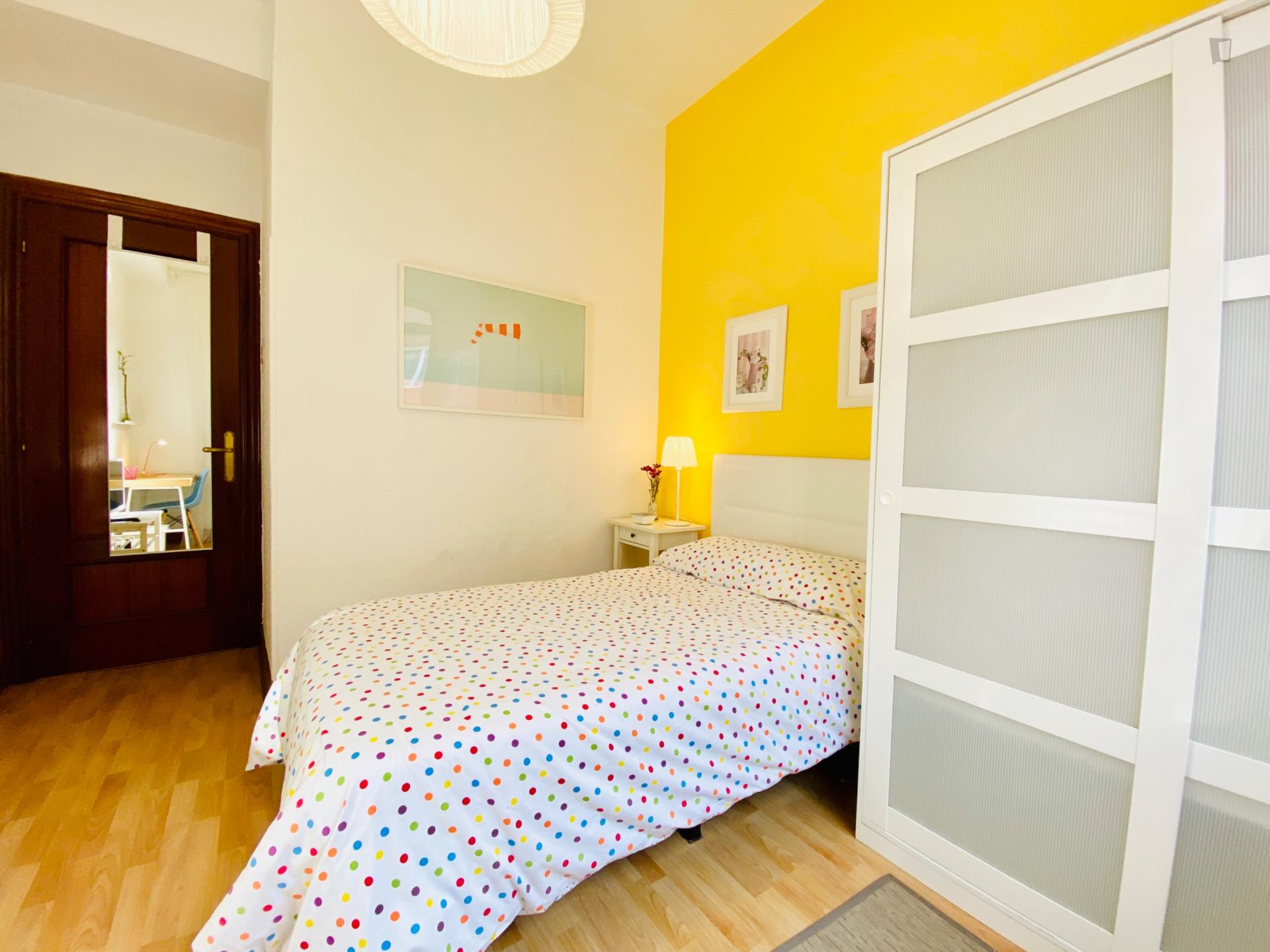 Huertas - Bedroom in a shared flat in Bilbao - Bedroom