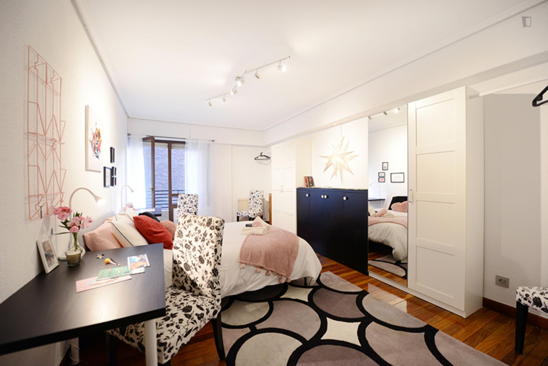 Kalea - Double bedroom in Bilbao - Bedroom