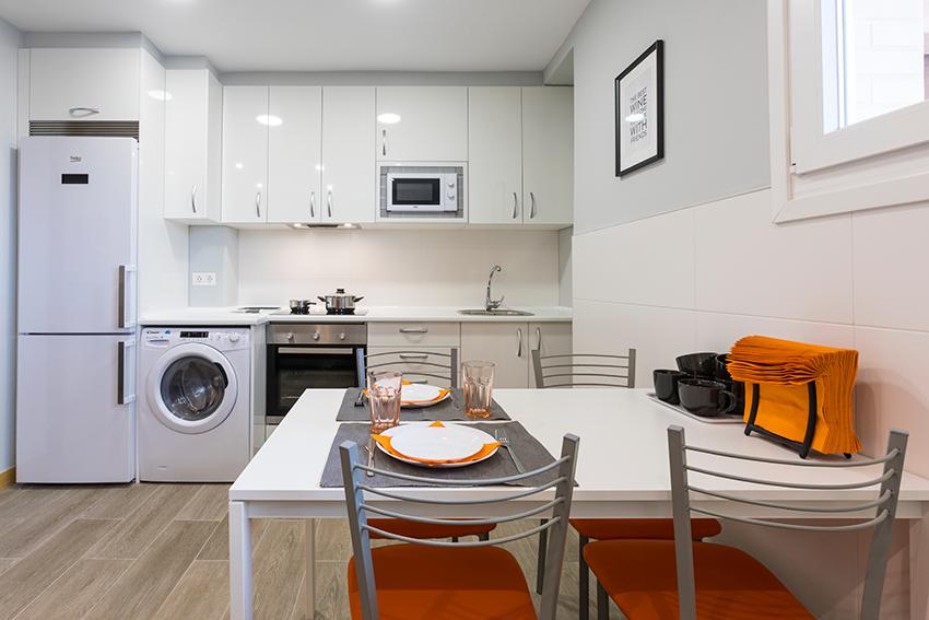 Arabella - Long bedroom shared flat Bilbao - Dining table