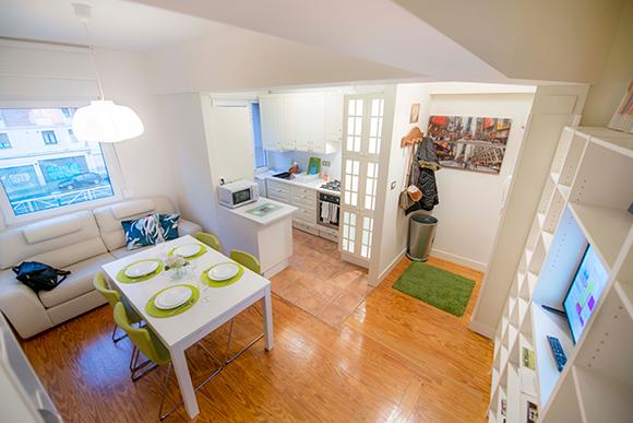 Tiboli - Private big bedroom in Bilbao - Living room