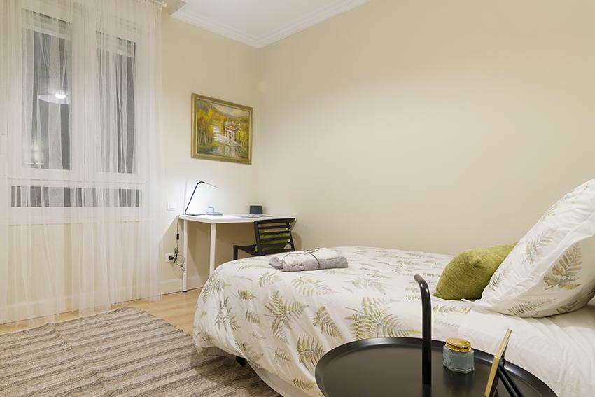 Recalde - Bedroom with terrace in Bilbao - Bedroom