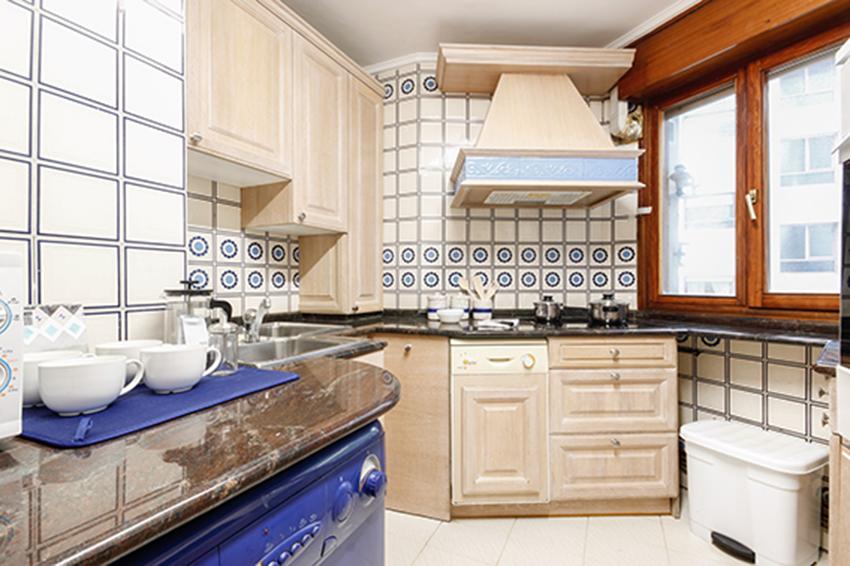 Kalea 11 - Comfortable shared apartment in Bilbao - Kitchen