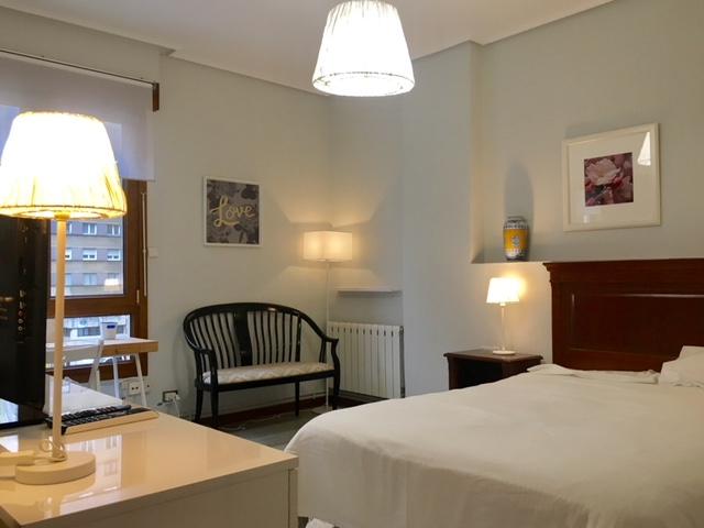 Kalea 13- Bright and Beautiful Room Bilbao - Bedroom