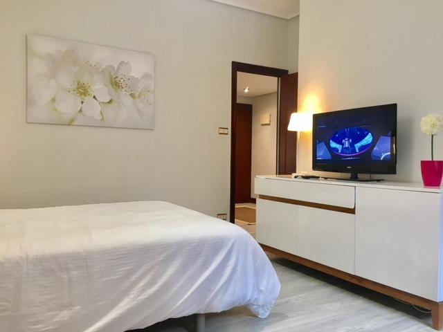 Kalea 13- Bright and Beautiful Room Bilbao - bedroom