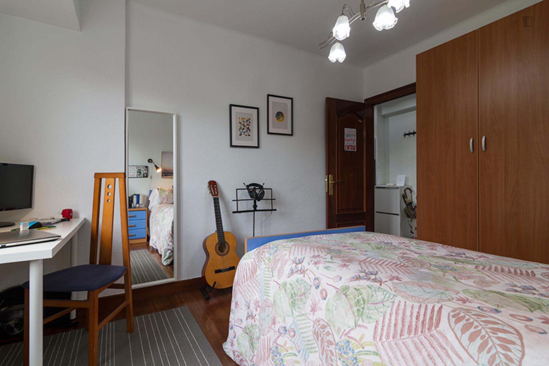 Santutxu - Nice single bedroom in Bilbao - Bedroom
