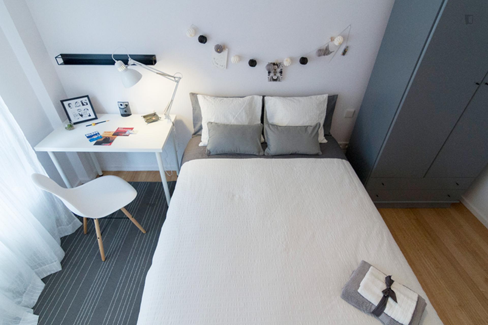 Kalea 19- Elegant Room in shared flat - Bedroom