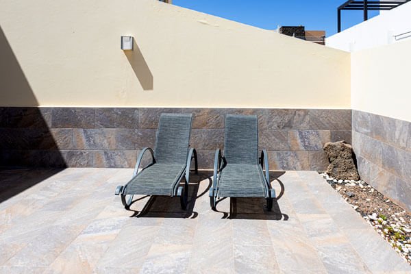 Lagoon beach - Modern apartment on Fuerteventura - Terrace - sunbeds