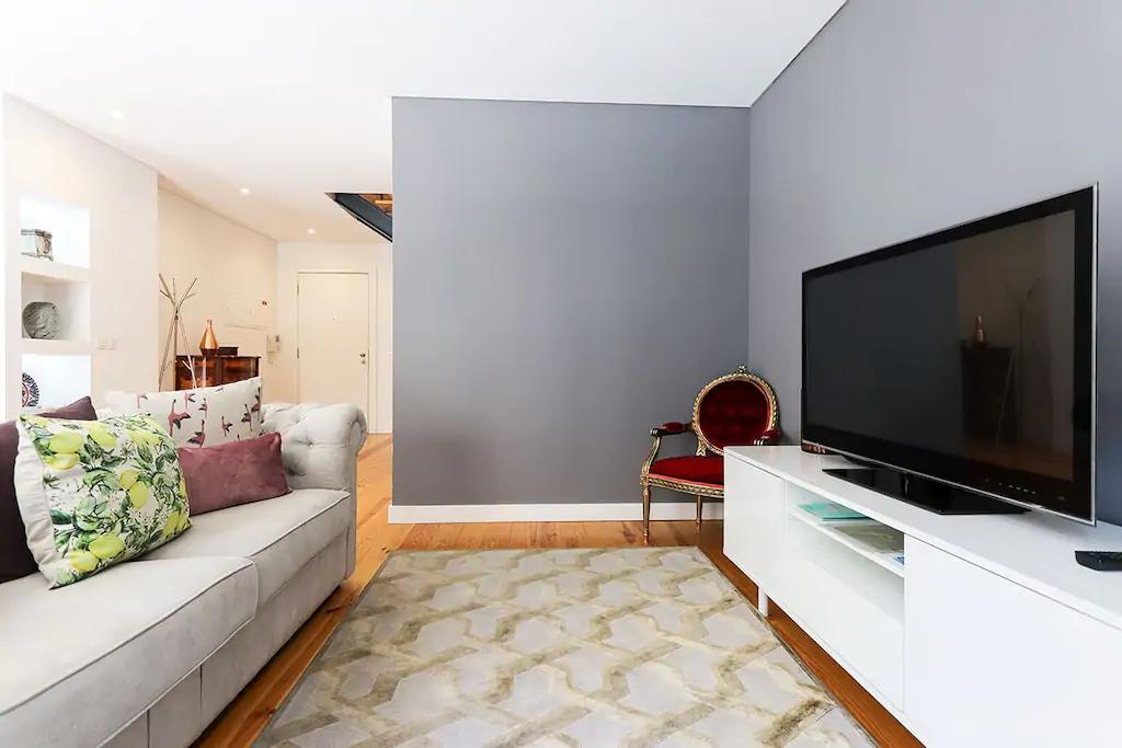 José - Upscale Apartment In Lisbon - Living room