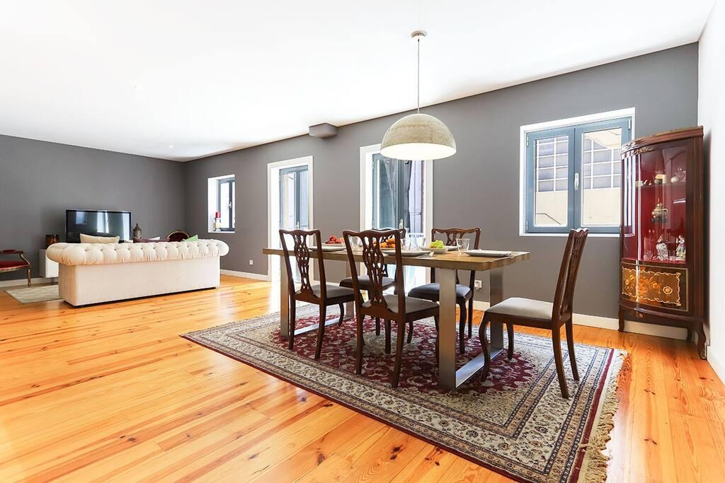 José - Upscale Apartment In Lisbon - Living room