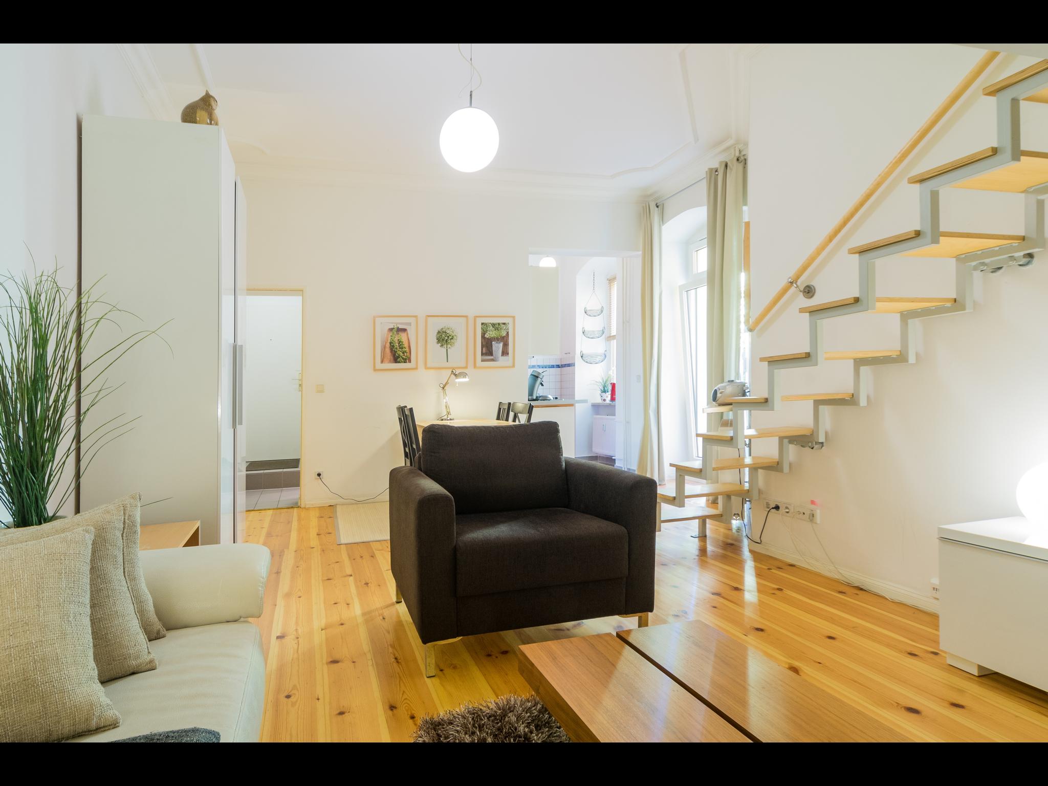 Urban - Entry ready studio in Berlin - Living room