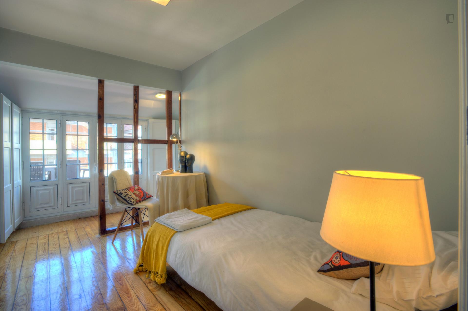 Anjos- Beautiful 5 Bedroom Apartment in Lisbon - Bedroom